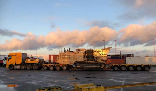 Transport of 100 ton Tesmec Surface Miner